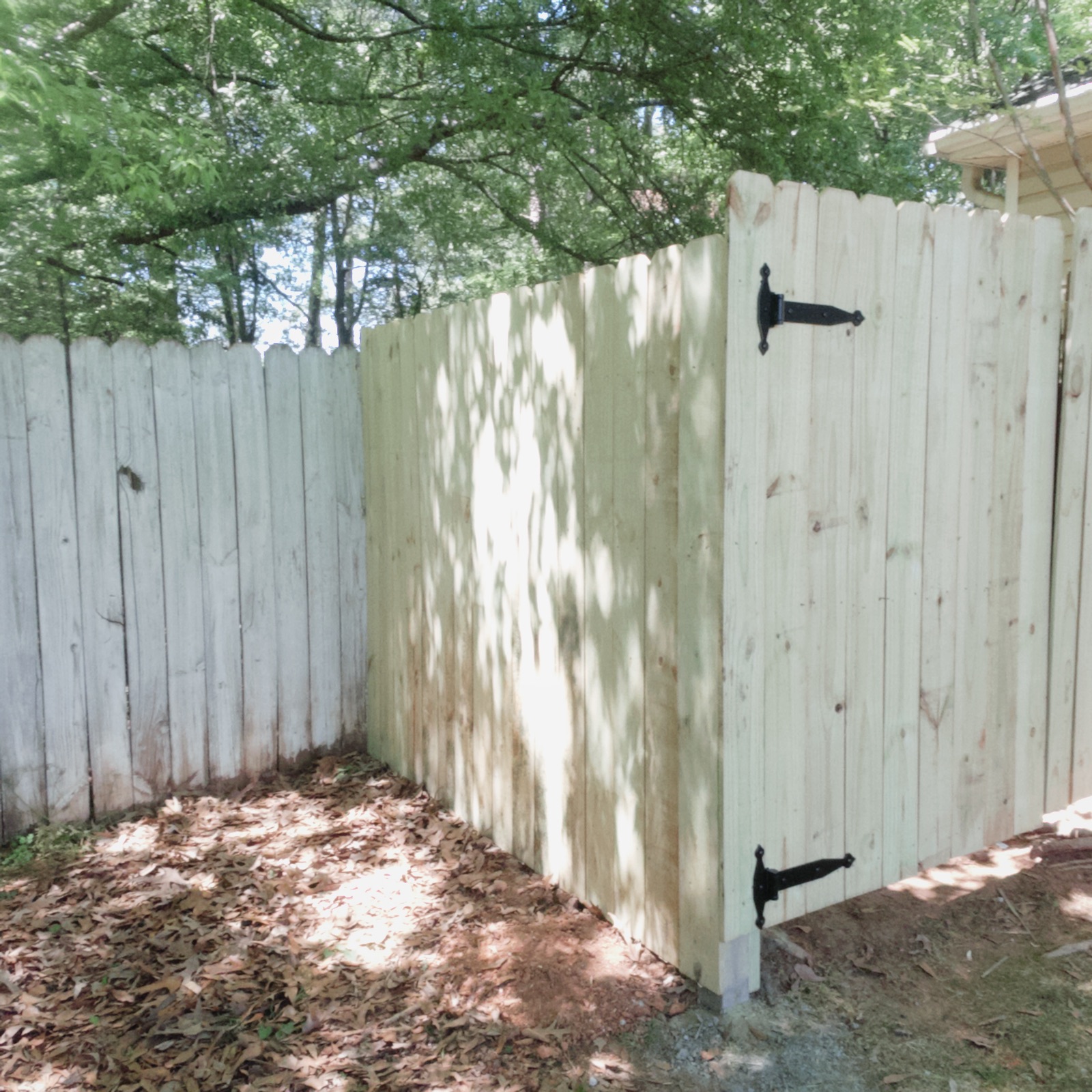 New gate and fence section
