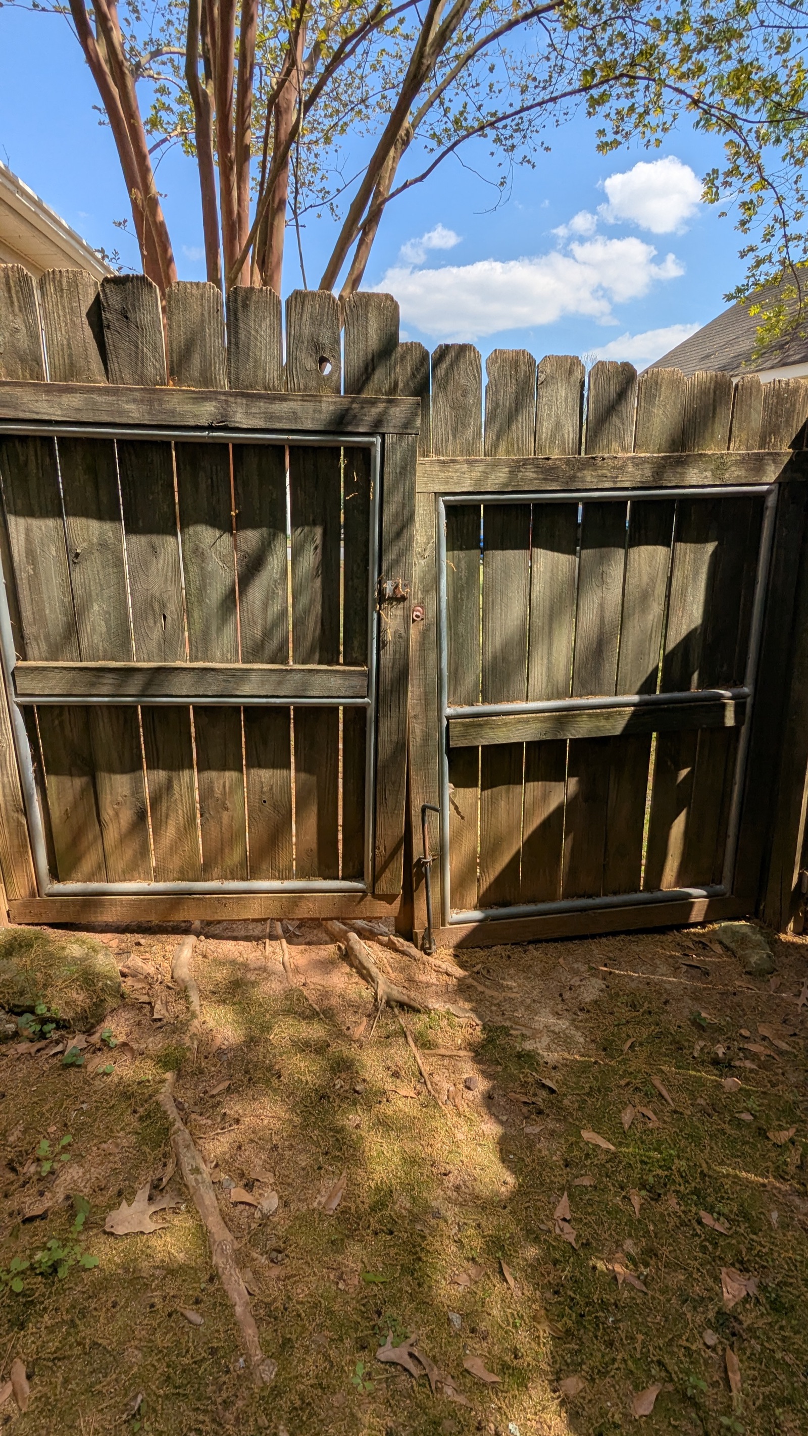 Sagging gate and fence, Hapeville